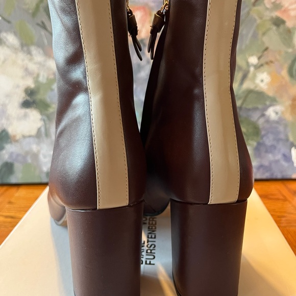 🍒Diane Von Furstenberg Leather Booties🍒 - Picture 5 of 14